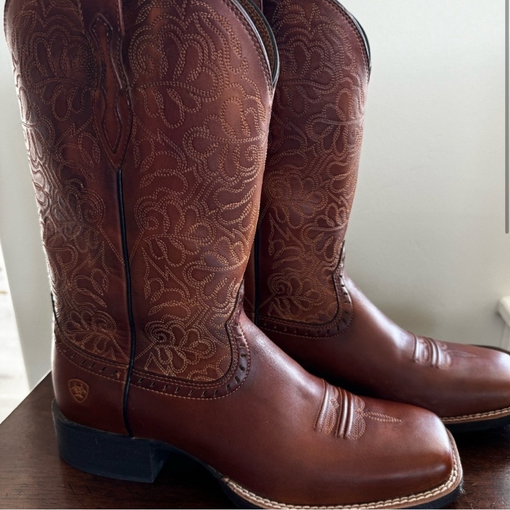 Round Up Remuda Western Boot- excellent condition